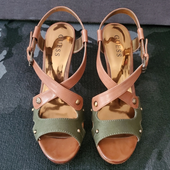 Guess Belloma Green Multi Leather Platform Sandals - Picture 7 of 11